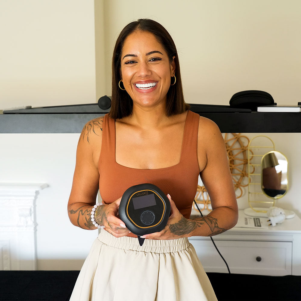 Malin Andersson holding CELLER8