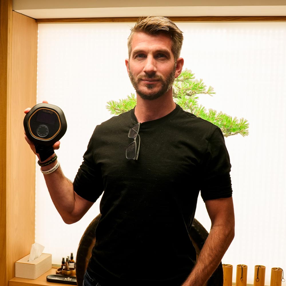 Tim Gray (timbiohacker) holding CELLER8